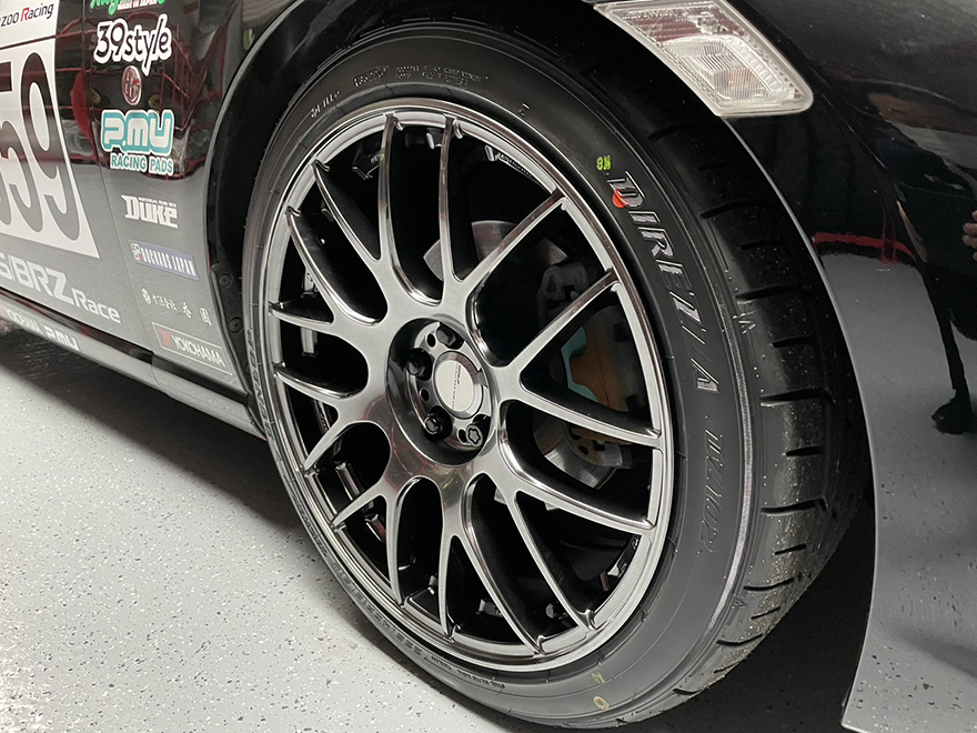 ワークの8.5j×18 DUNLOP DIREZZA DZ102　235/40/18